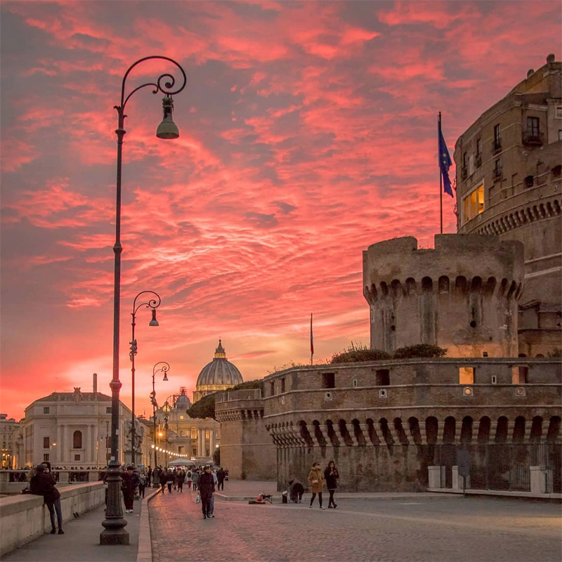 Please wait while picture loads